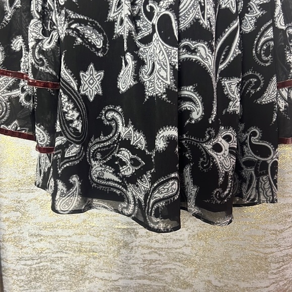 LOFT Black White Ruffle Flare Sleeve Off The Shoulder Top Blouse Size M - Picture 8 of 17